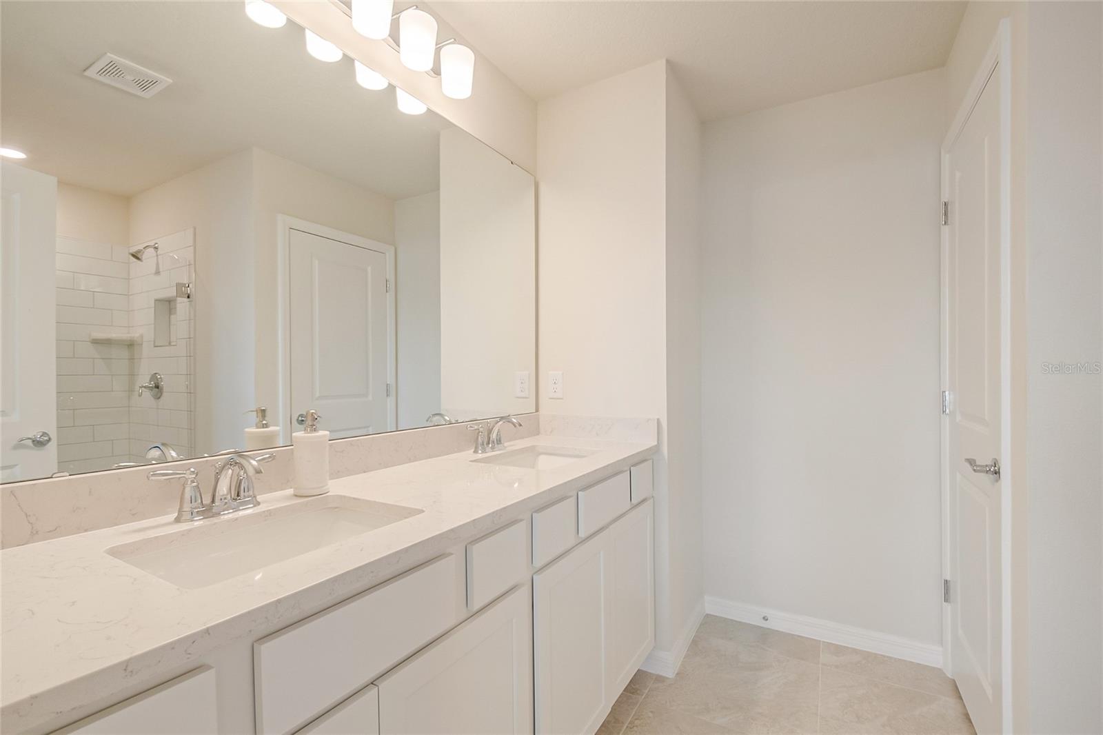 Image 18 of 44 For 6938 Reverie Park Avenue