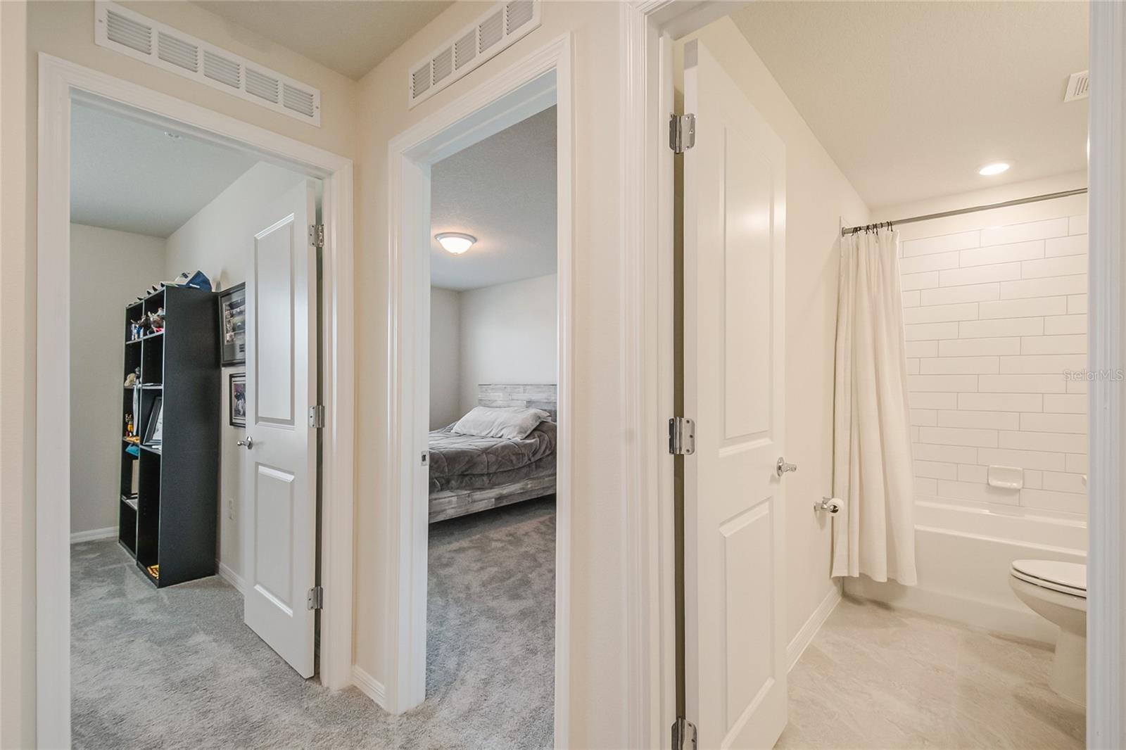 Image 20 of 44 For 6938 Reverie Park Avenue