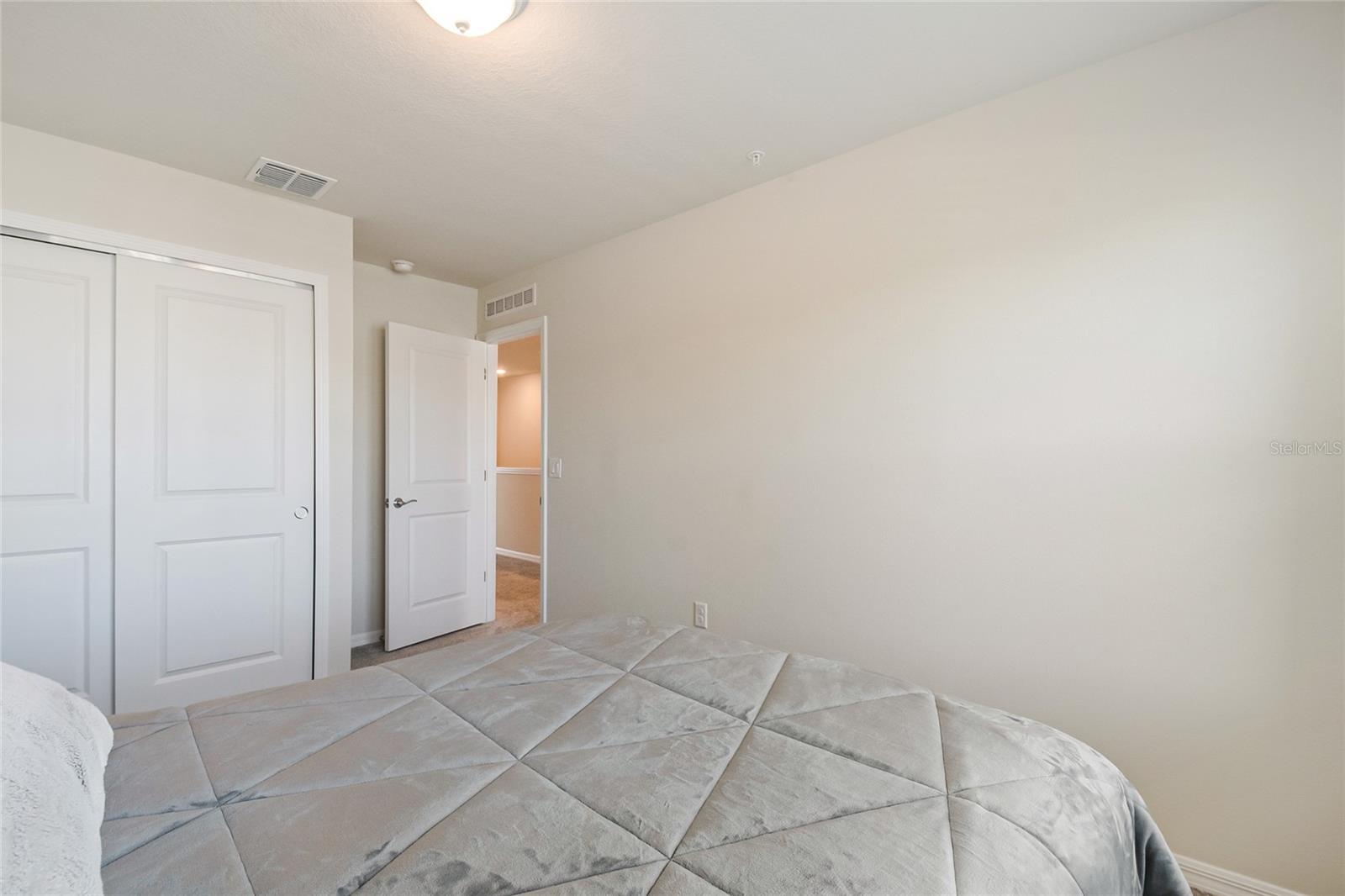 Image 23 of 44 For 6938 Reverie Park Avenue