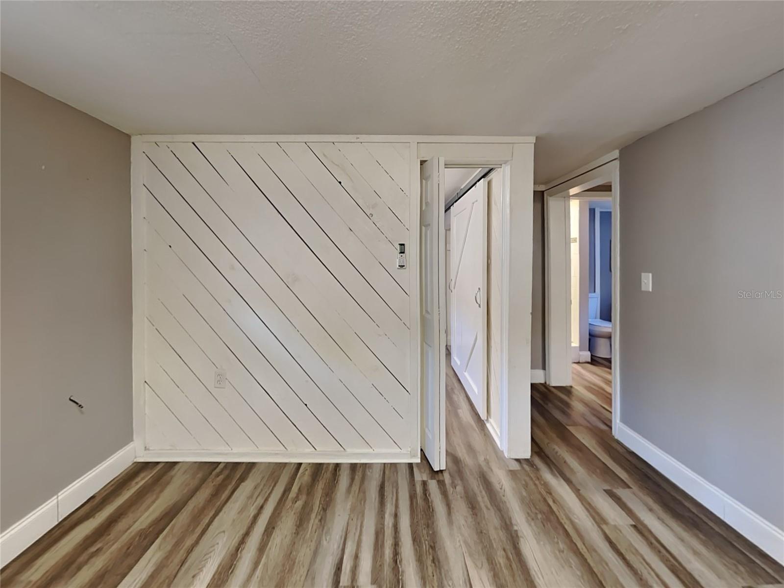 Image 3 of 9 For 1208 Francis Avenue 2