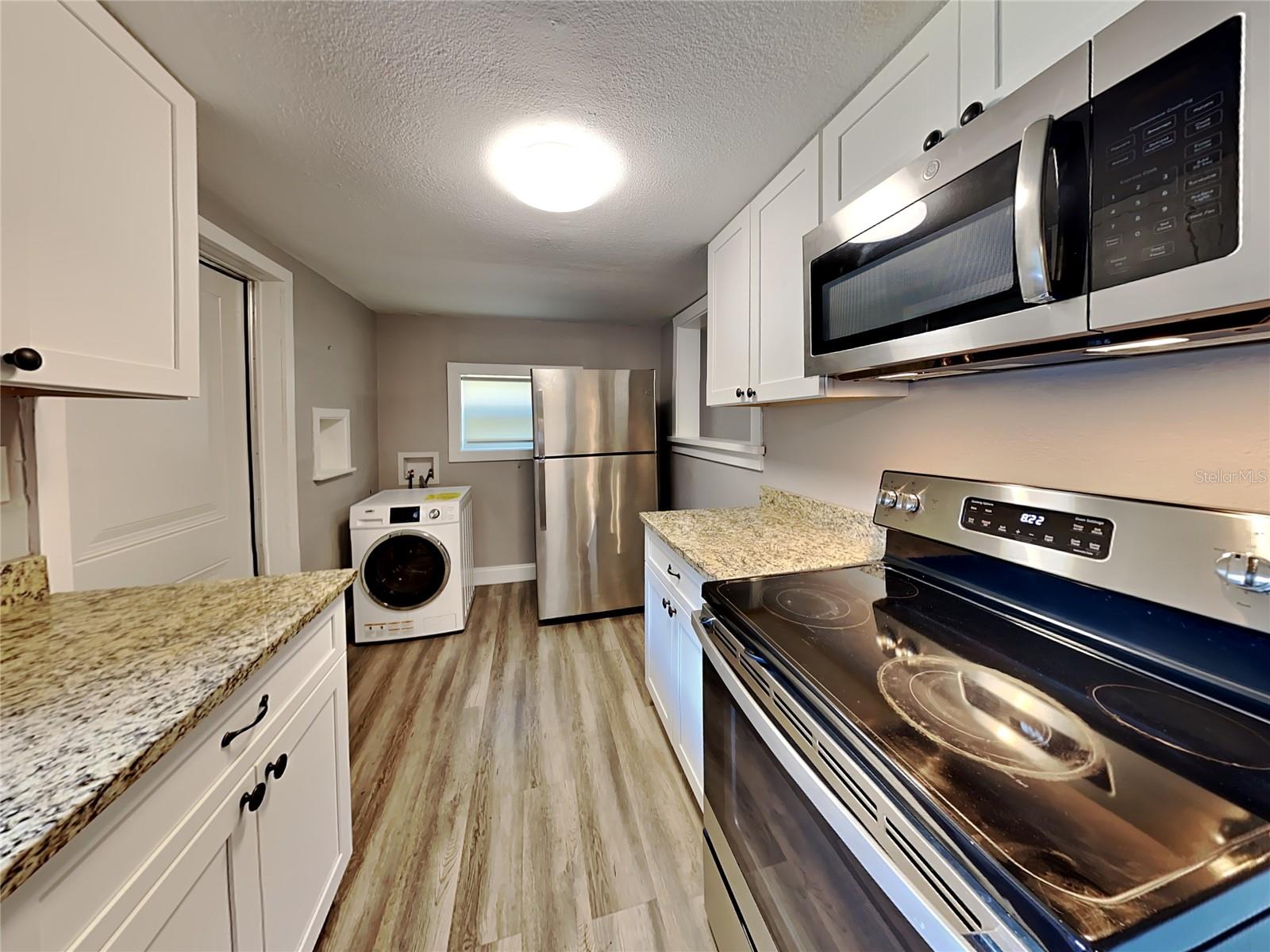 Image 5 of 9 For 1208 Francis Avenue 2