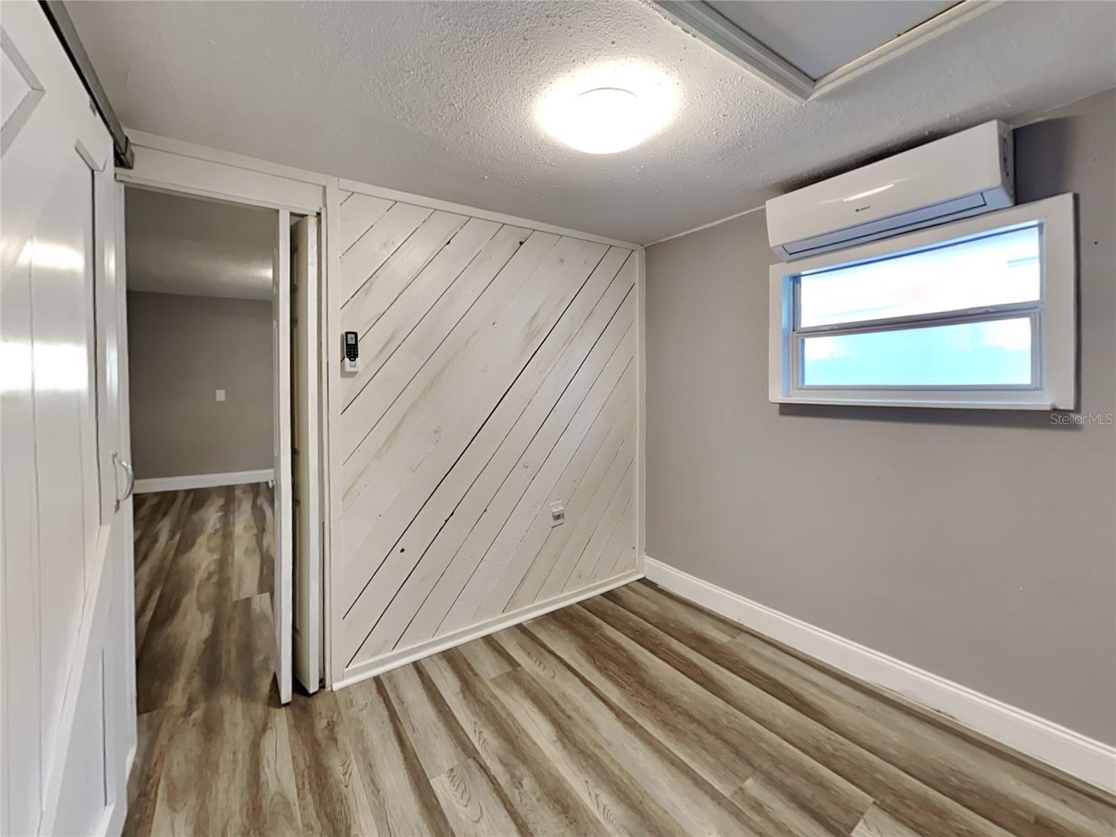 Image 7 of 9 For 1208 Francis Avenue 2