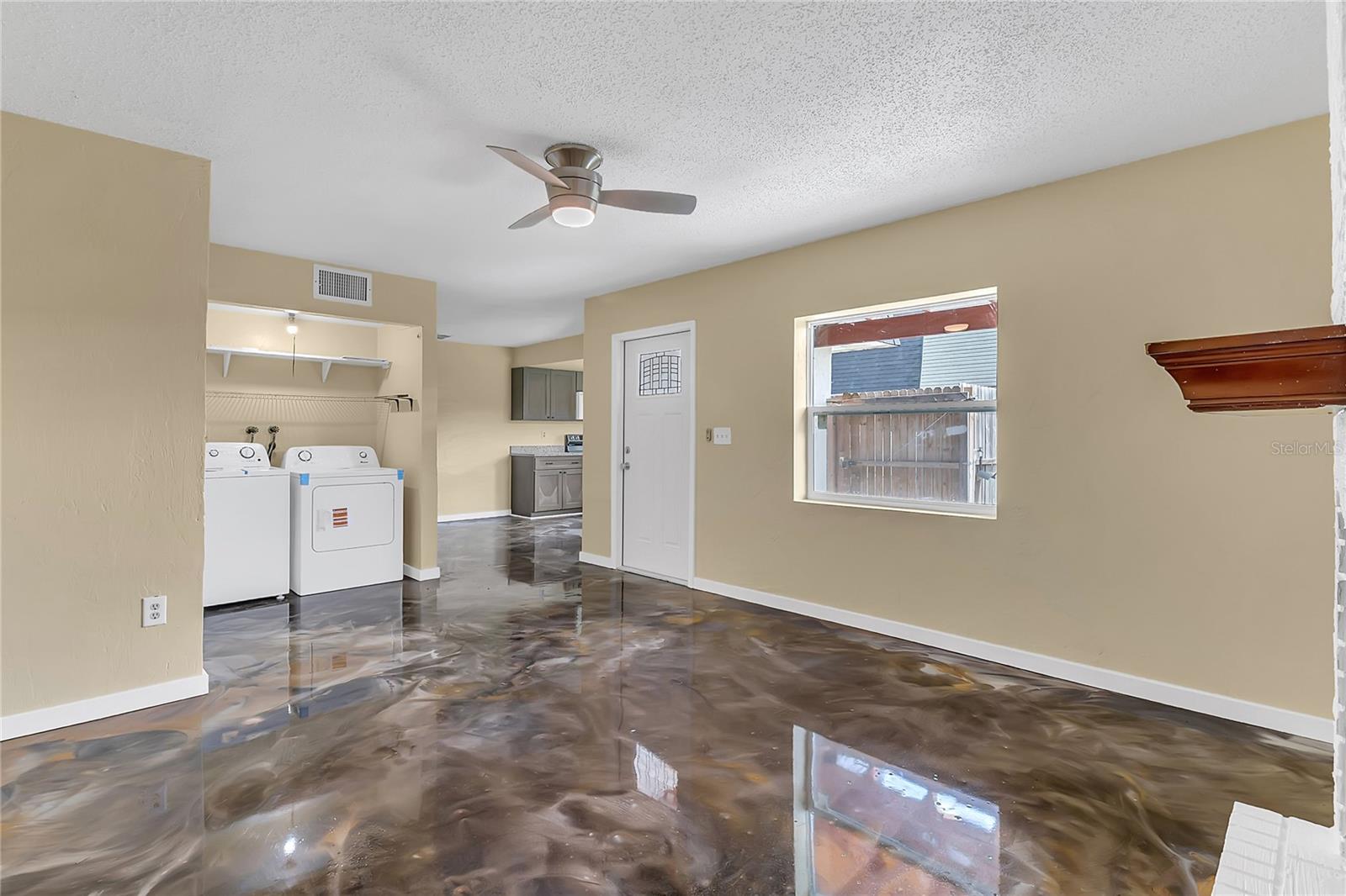 Image 13 of 31 For 36 Springwood Square