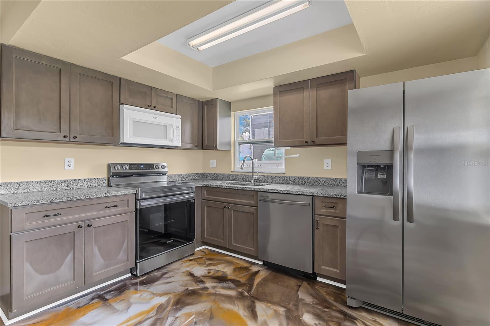 Image 16 of 31 For 36 Springwood Square