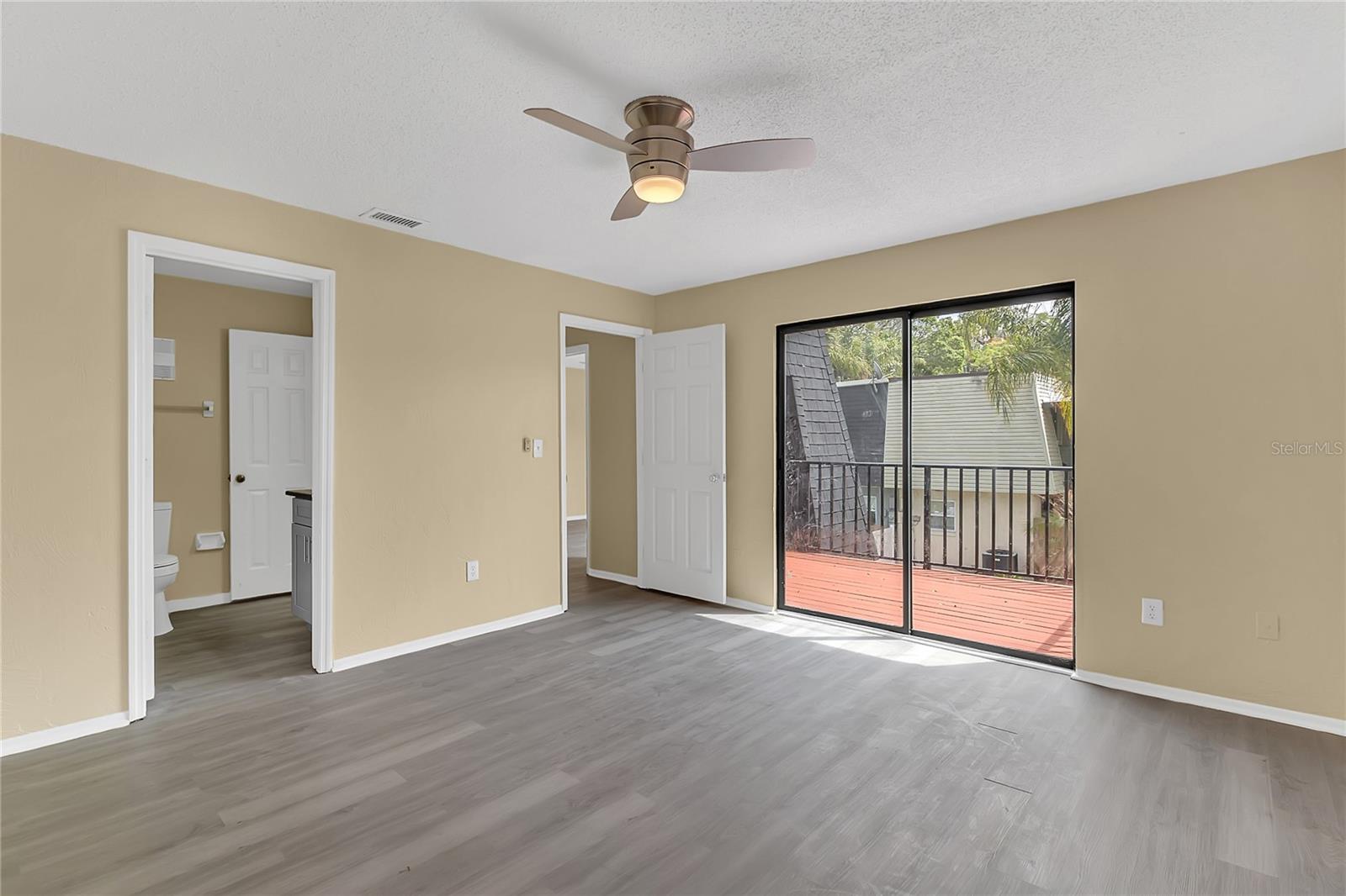 Image 17 of 31 For 36 Springwood Square