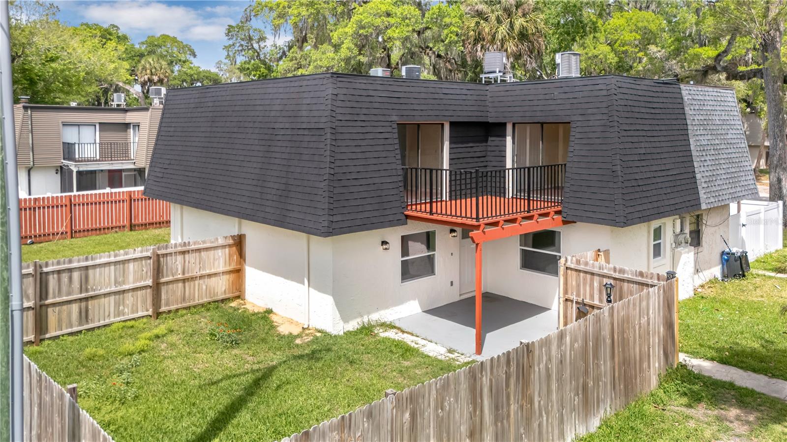 Image 29 of 31 For 36 Springwood Square