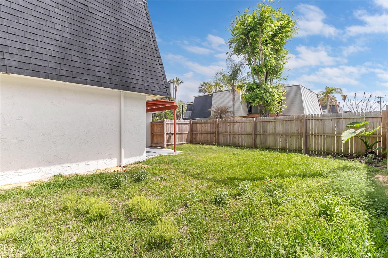 Image 8 of 31 For 36 Springwood Square