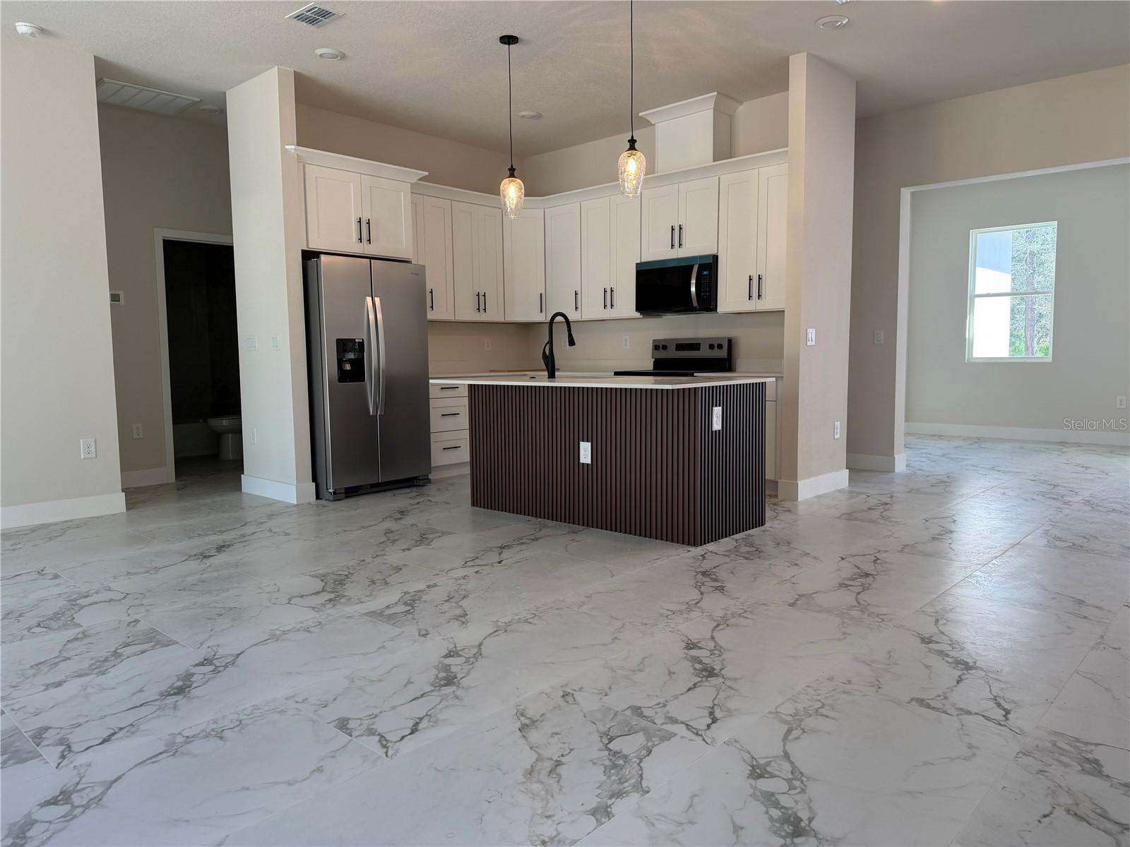 Image 3 of 12 For 6636 N Varsity Ave