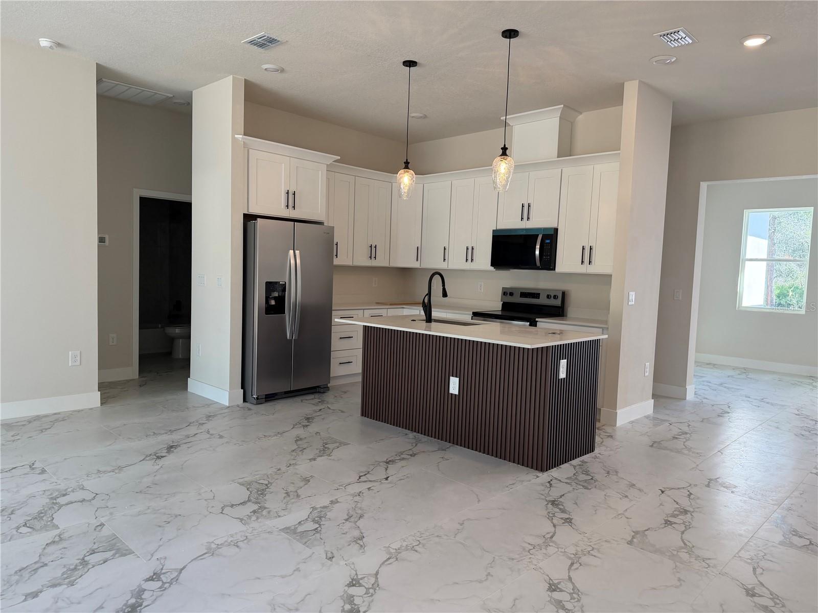 Image 4 of 12 For 6636 N Varsity Ave