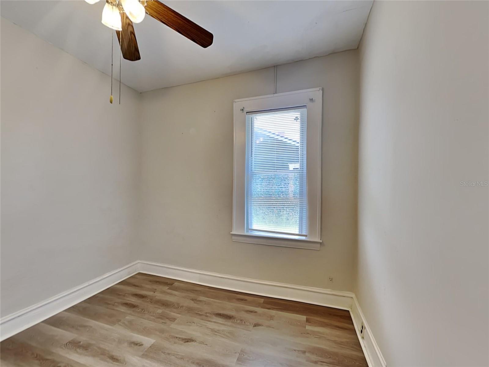 Image 3 of 15 For 1409 Westmoreland Drive 2