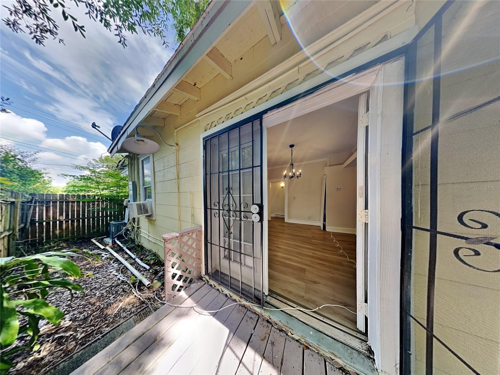 Image 4 of 15 For 1409 Westmoreland Drive 2