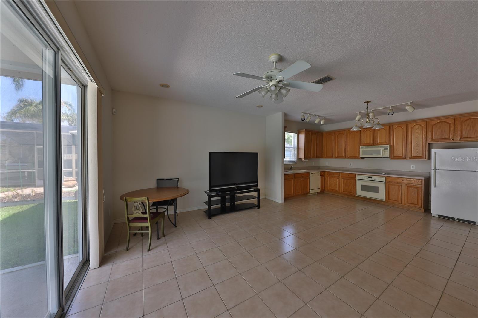 Image 7 of 20 For 363 Twelve Oaks Drive