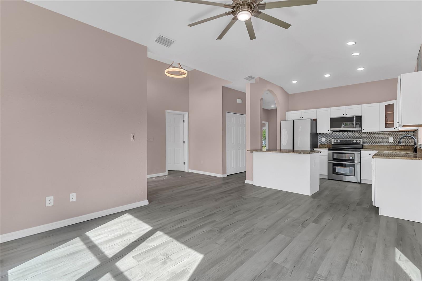 Image 11 of 40 For 707 Hamilton Street