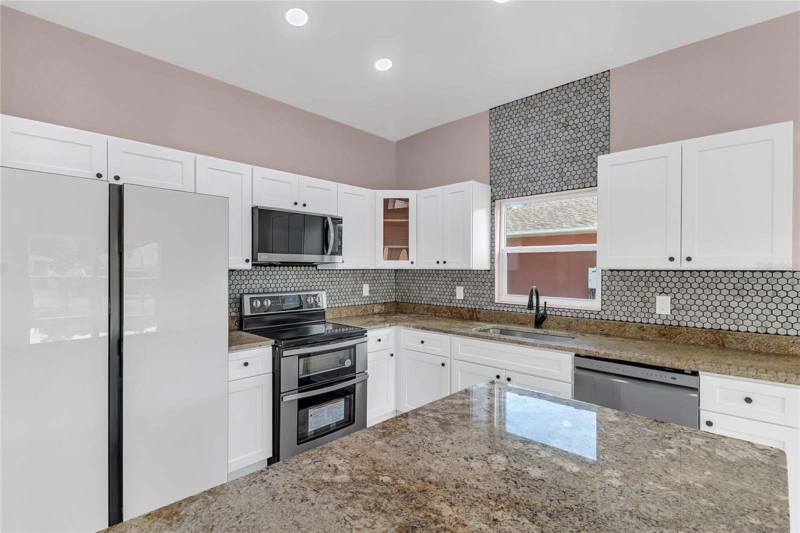 Image 13 of 40 For 707 Hamilton Street