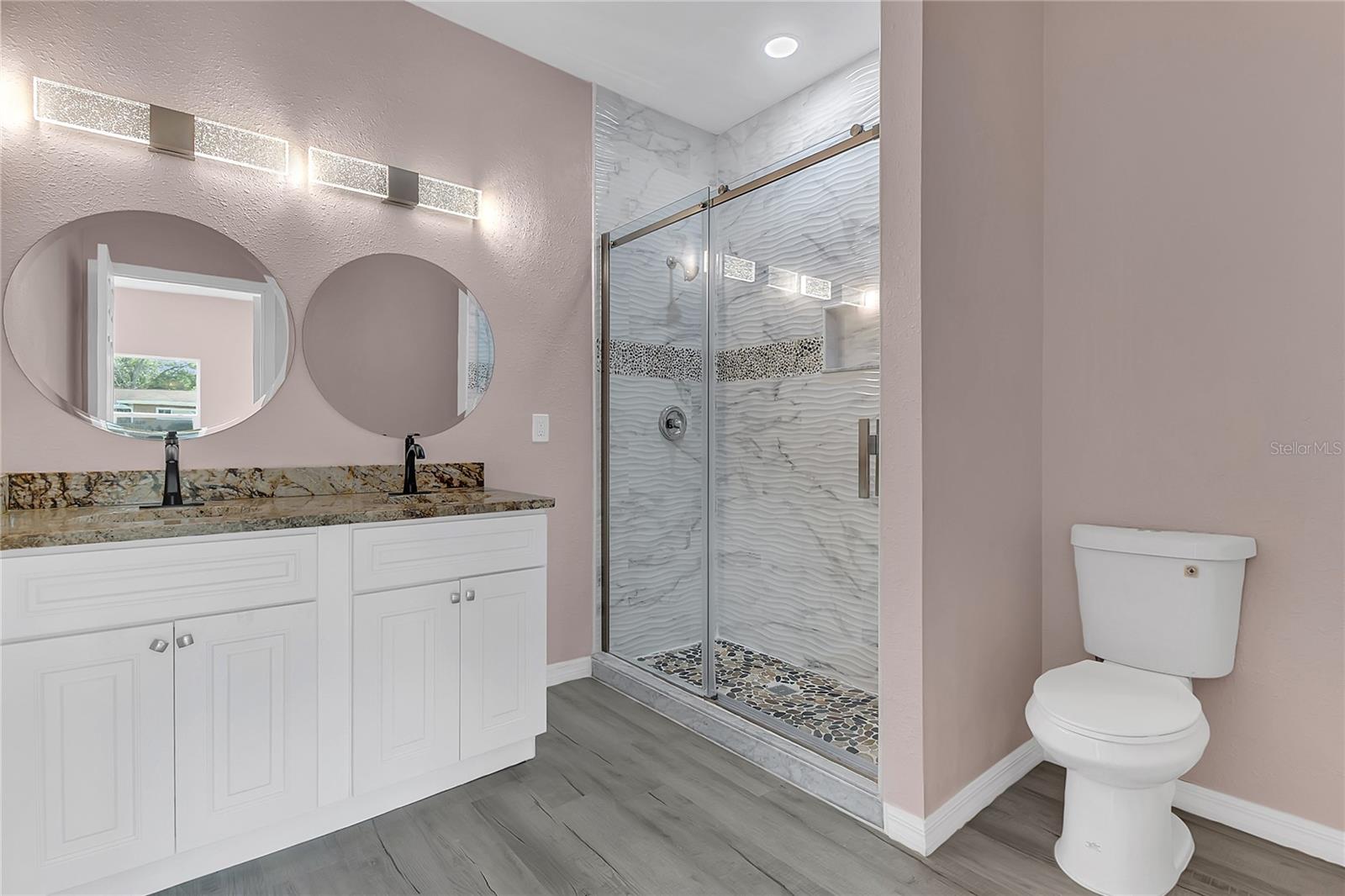 Image 18 of 40 For 707 Hamilton Street