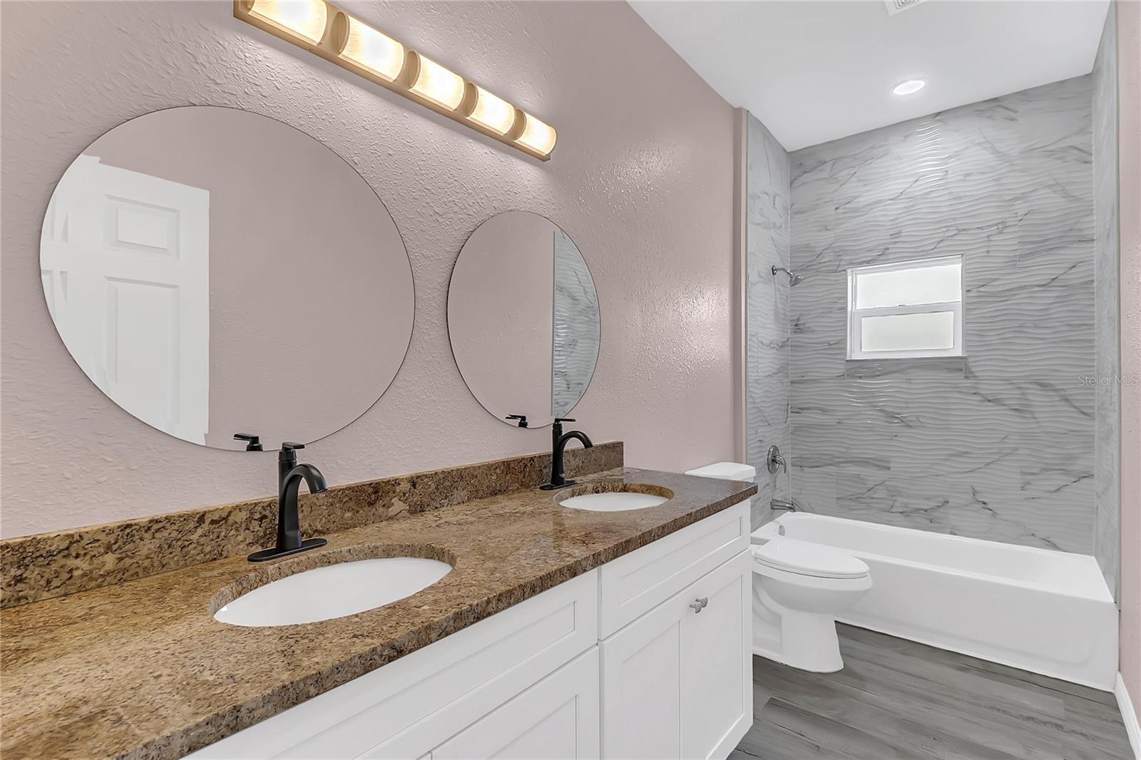 Image 21 of 40 For 707 Hamilton Street