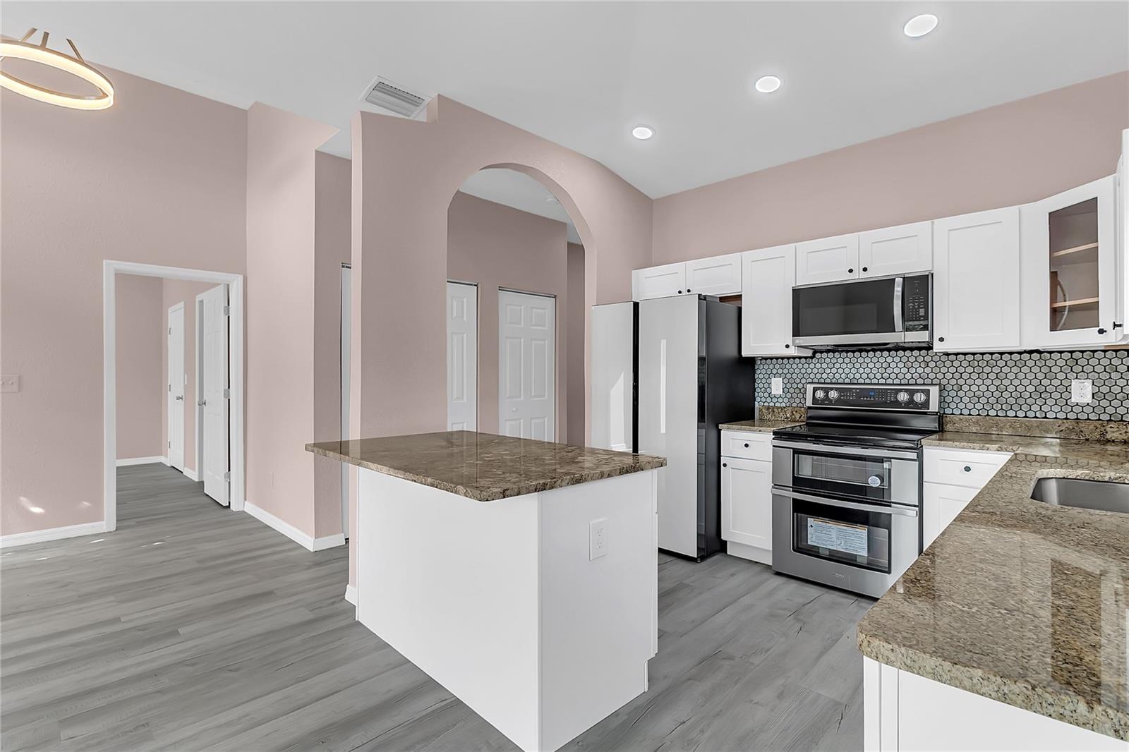 Image 4 of 40 For 707 Hamilton Street