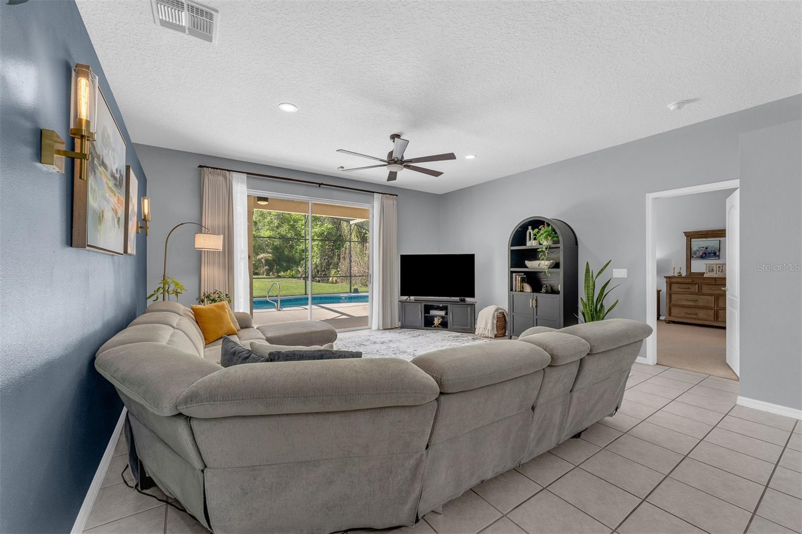 Image 19 of 53 For 14256 Nottingham Way Circle