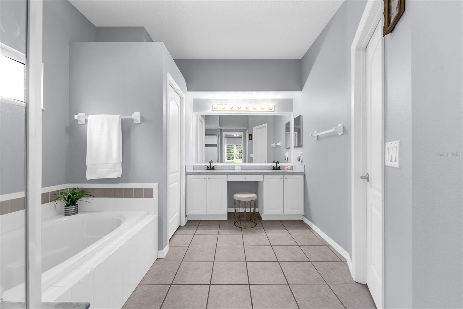 Image 27 of 53 For 14256 Nottingham Way Circle