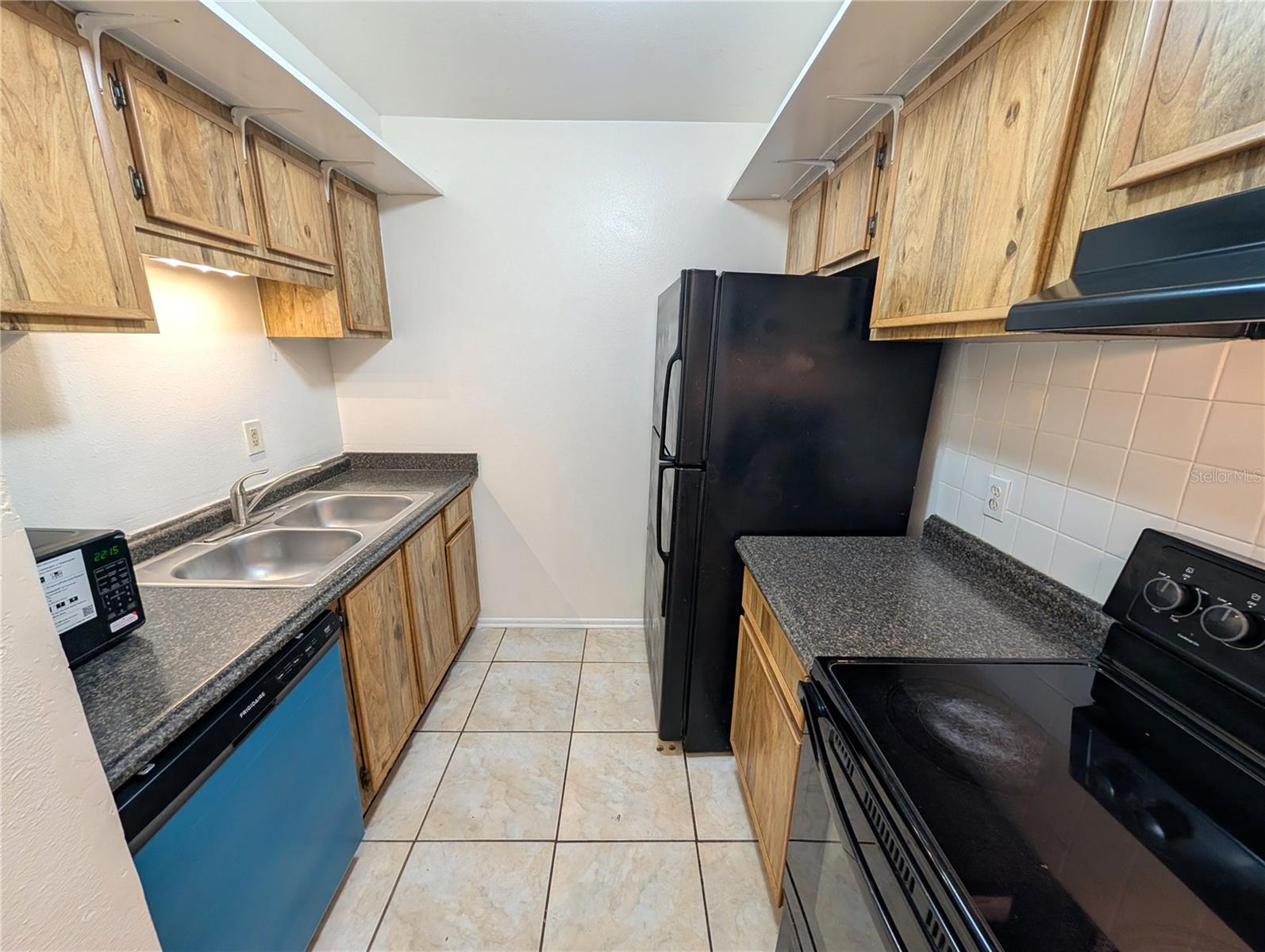 Image 11 of 14 For 14211 Shadow Moss Lane 202