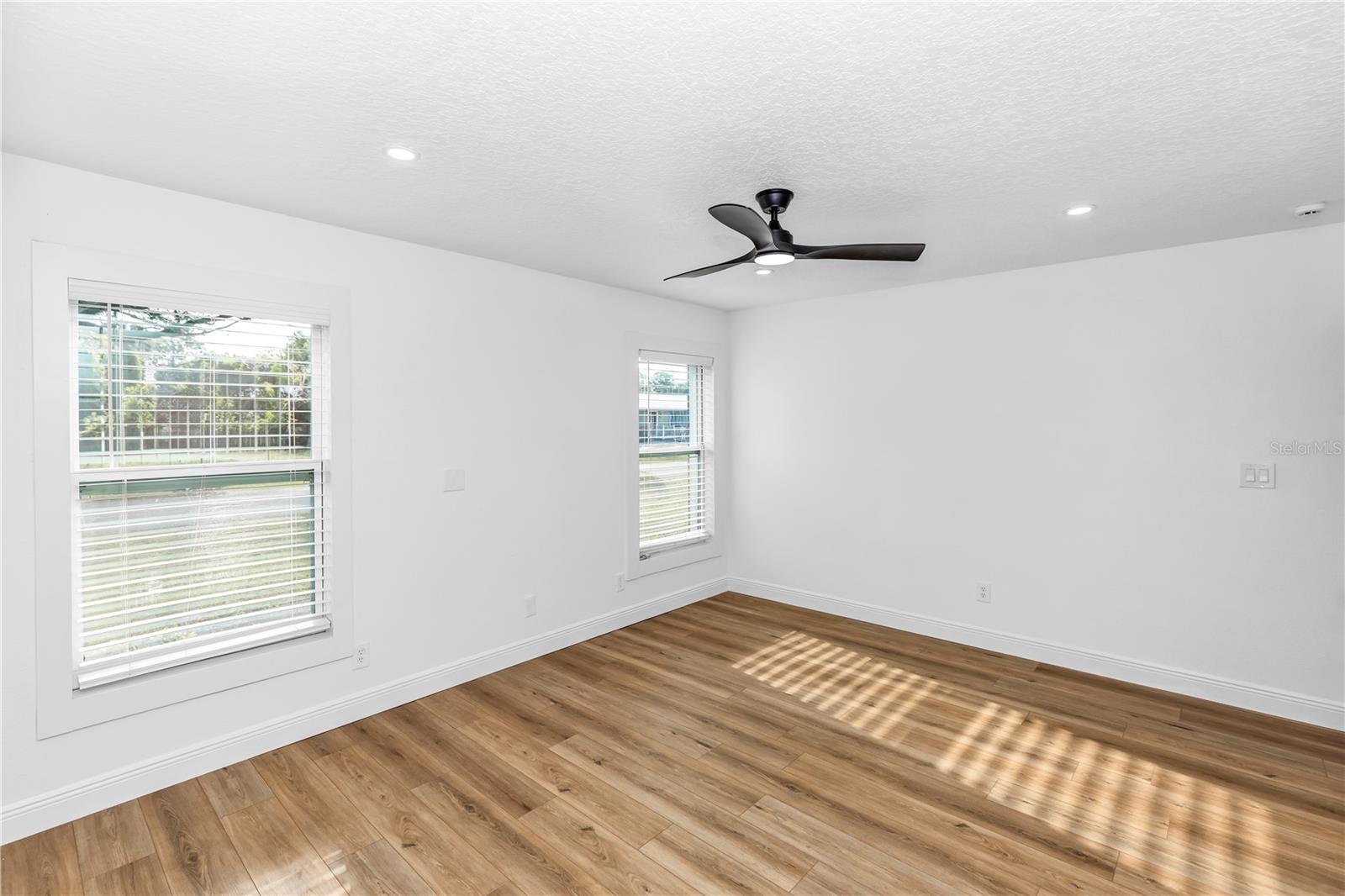 Image 10 of 27 For 6800 Ackerman Avenue