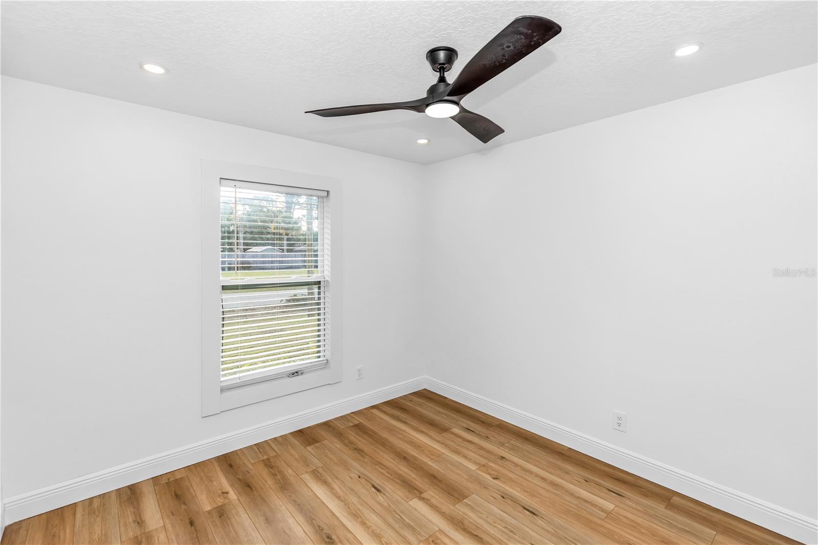 Image 17 of 27 For 6800 Ackerman Avenue