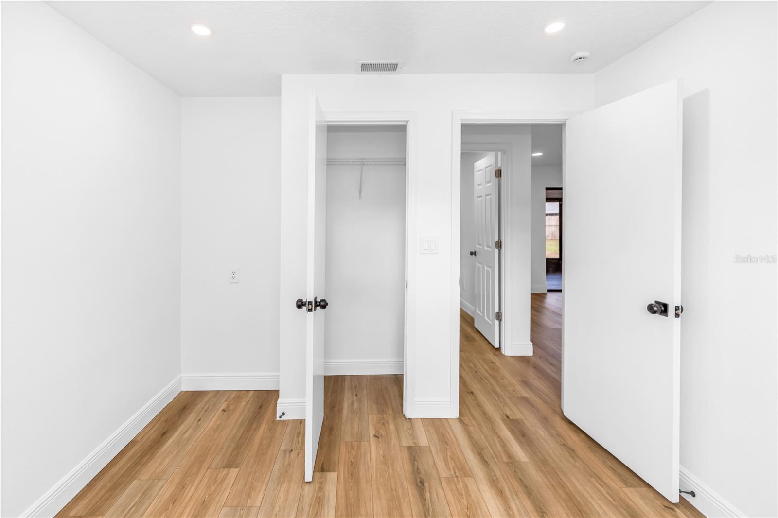 Image 18 of 27 For 6800 Ackerman Avenue