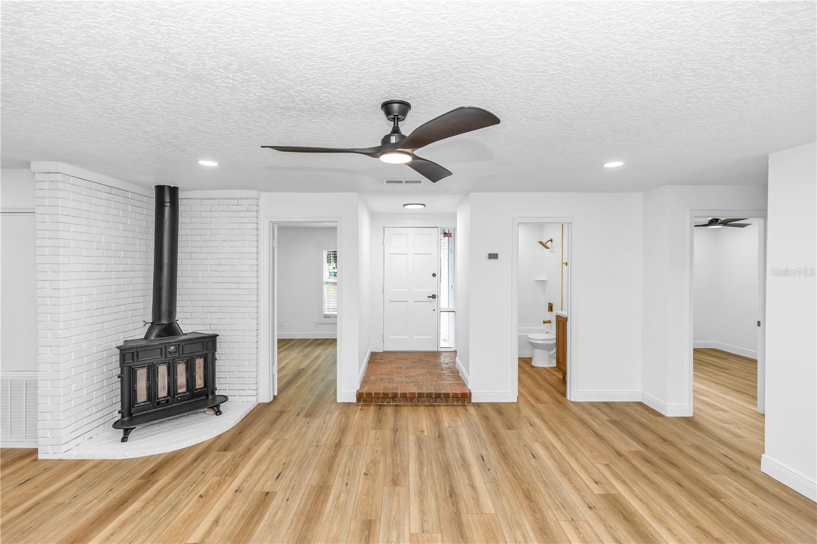 Image 4 of 27 For 6800 Ackerman Avenue