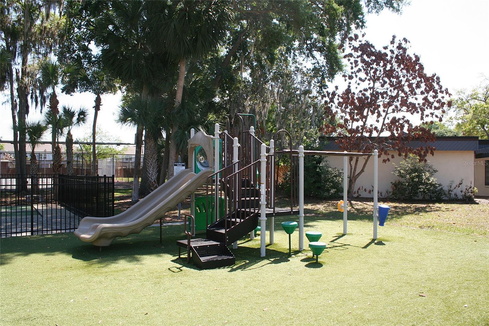 Image 25 of 29 For 2400 Dominica Run