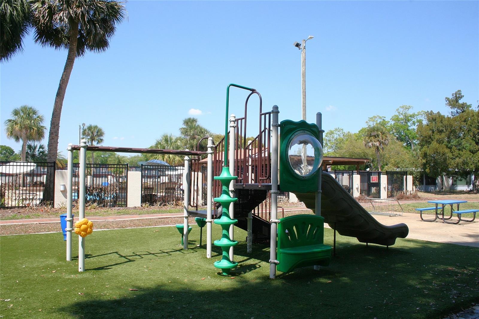 Image 26 of 29 For 2400 Dominica Run