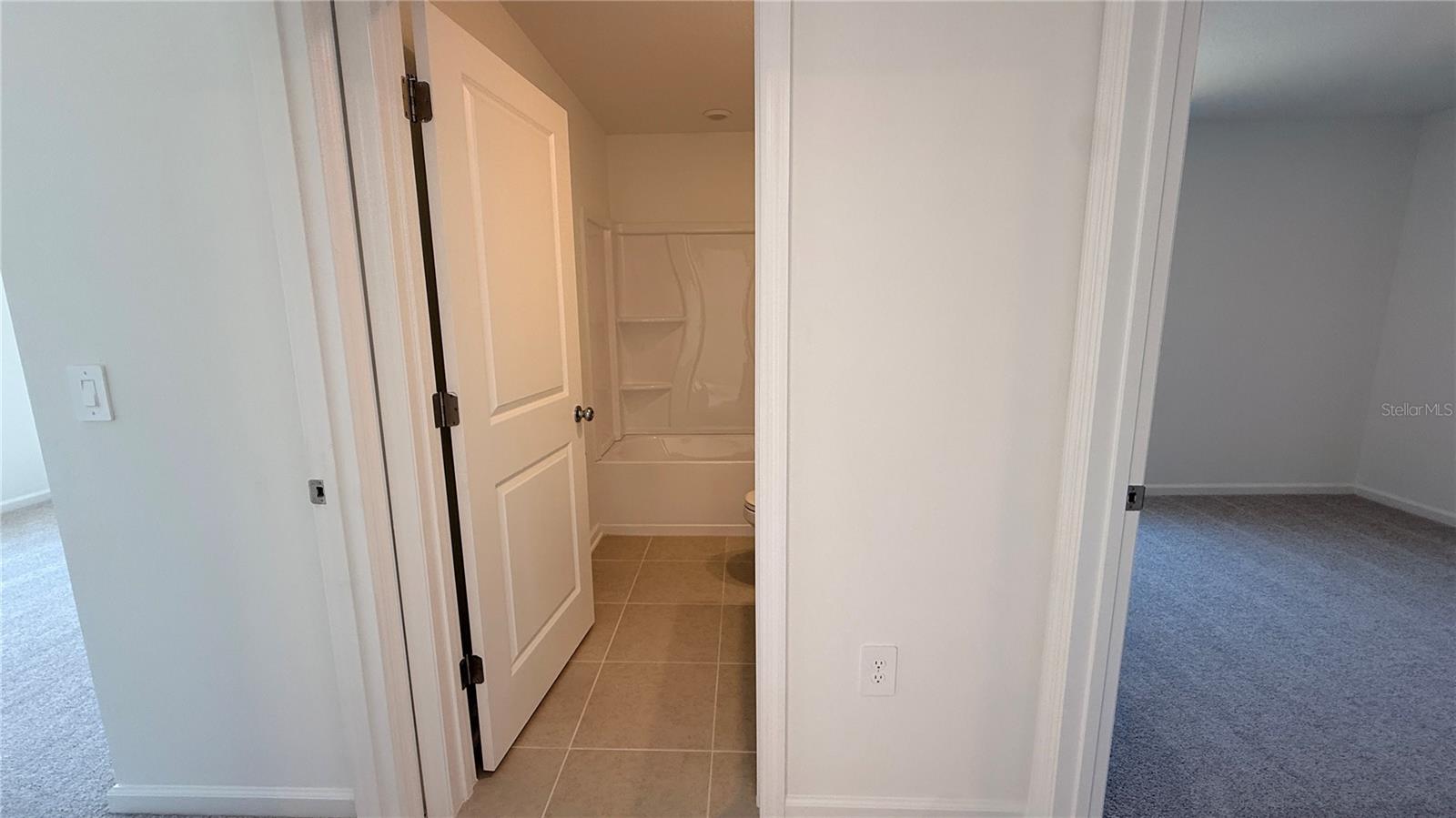 Image 8 of 39 For 299 Artemis Street