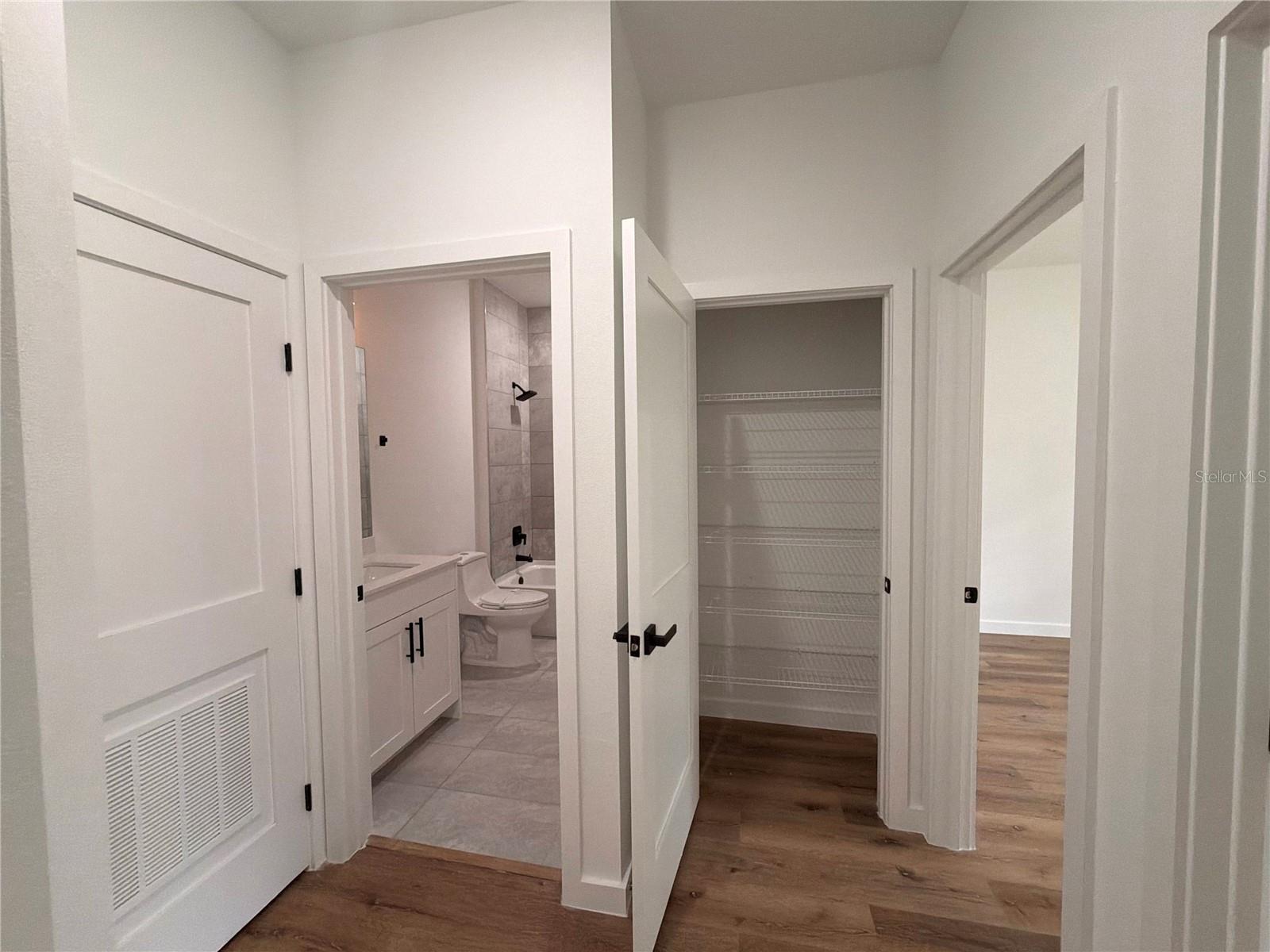 Image 26 of 40 For 11527 Condor Drive