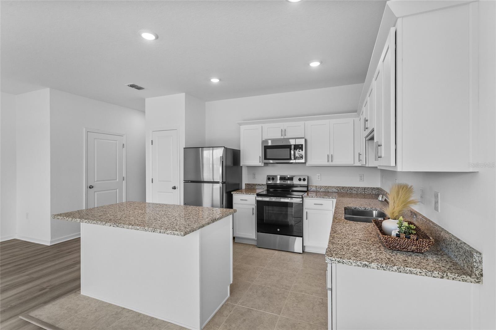 Image 9 of 26 For 5948 Piney Shrub Place