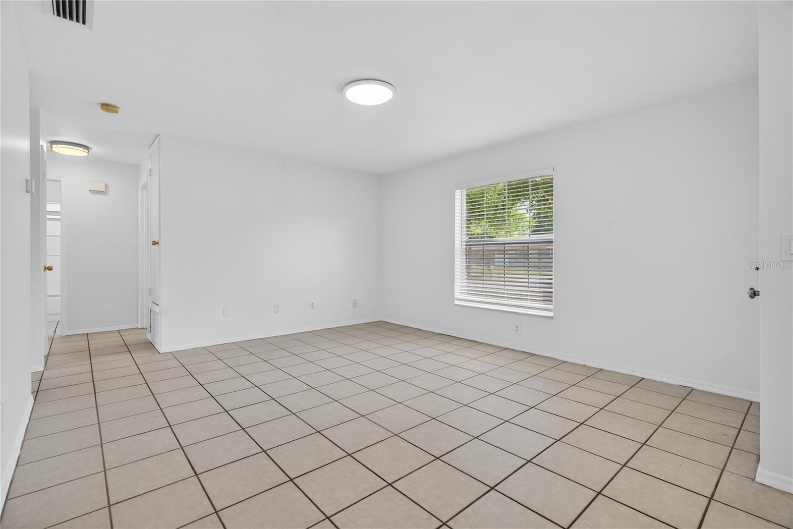 Image 10 of 67 For 526 Grandview Way