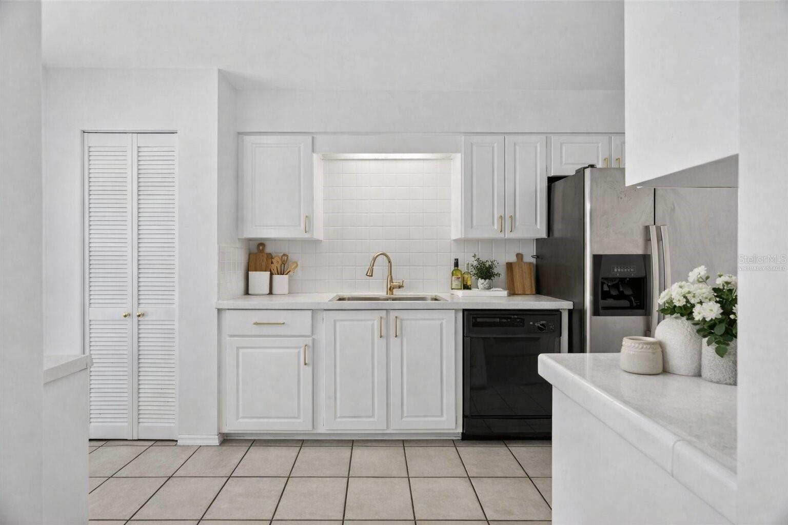 Image 15 of 67 For 526 Grandview Way