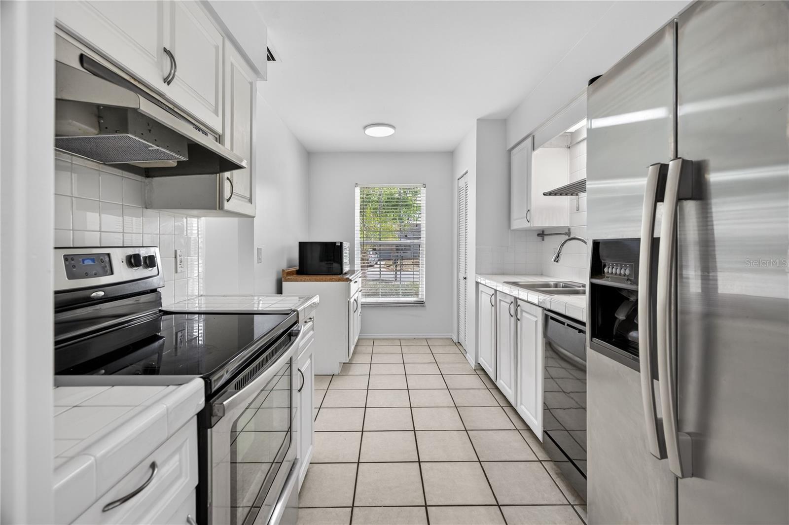 Image 16 of 67 For 526 Grandview Way