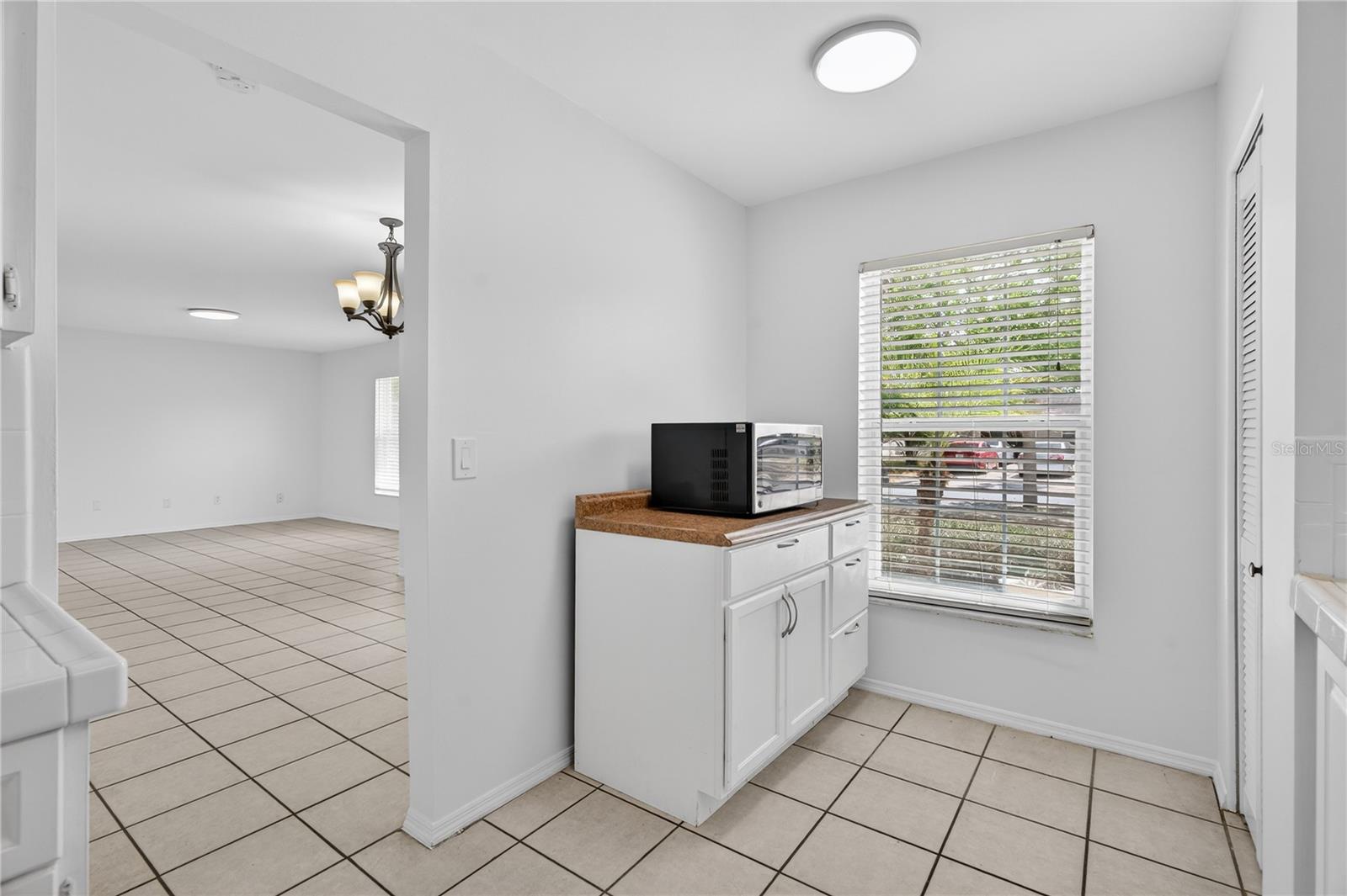 Image 18 of 67 For 526 Grandview Way