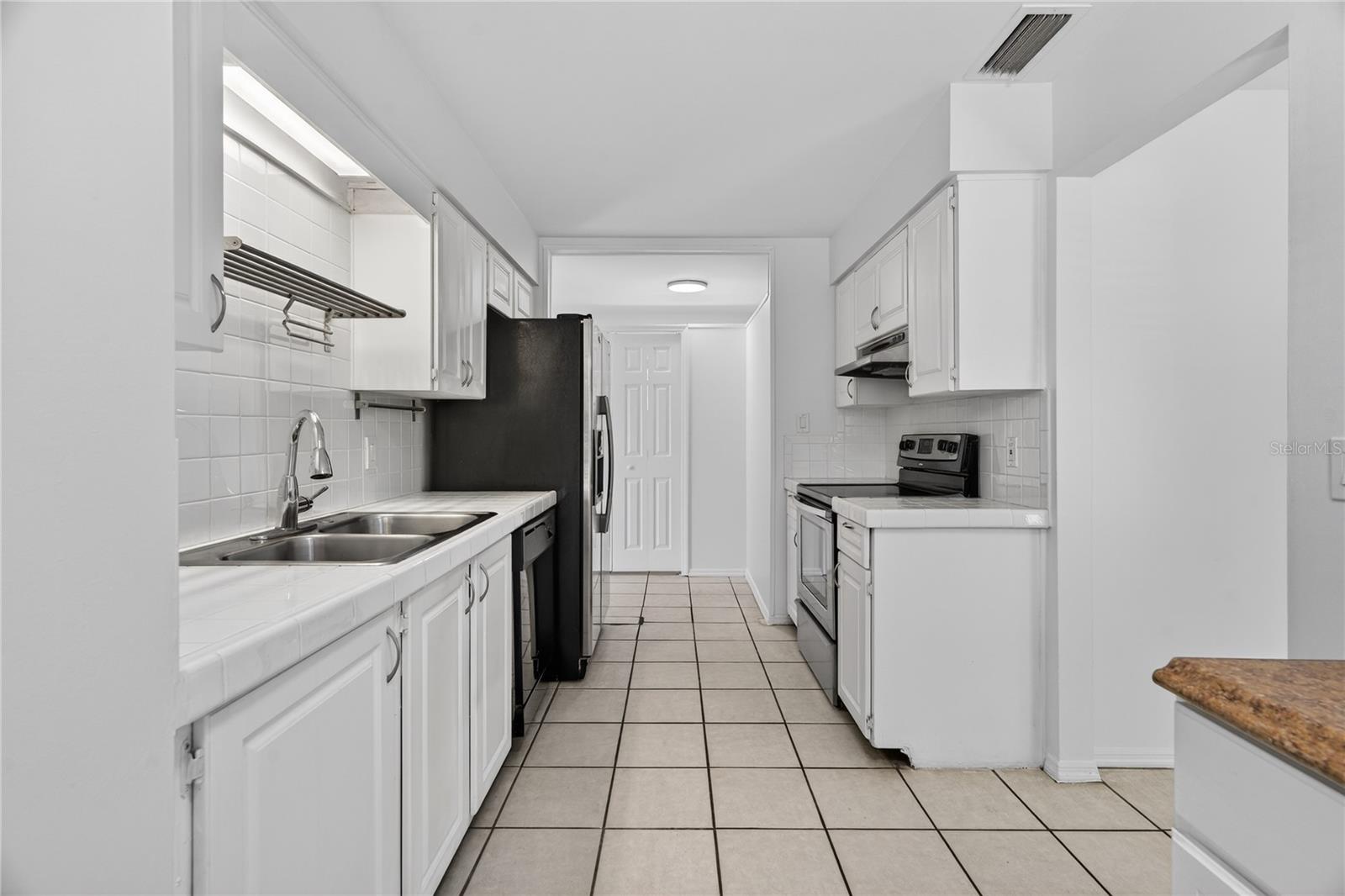 Image 20 of 67 For 526 Grandview Way