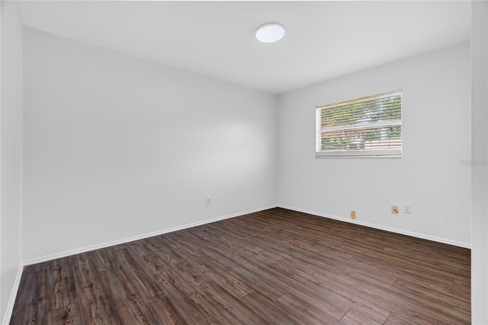 Image 23 of 67 For 526 Grandview Way