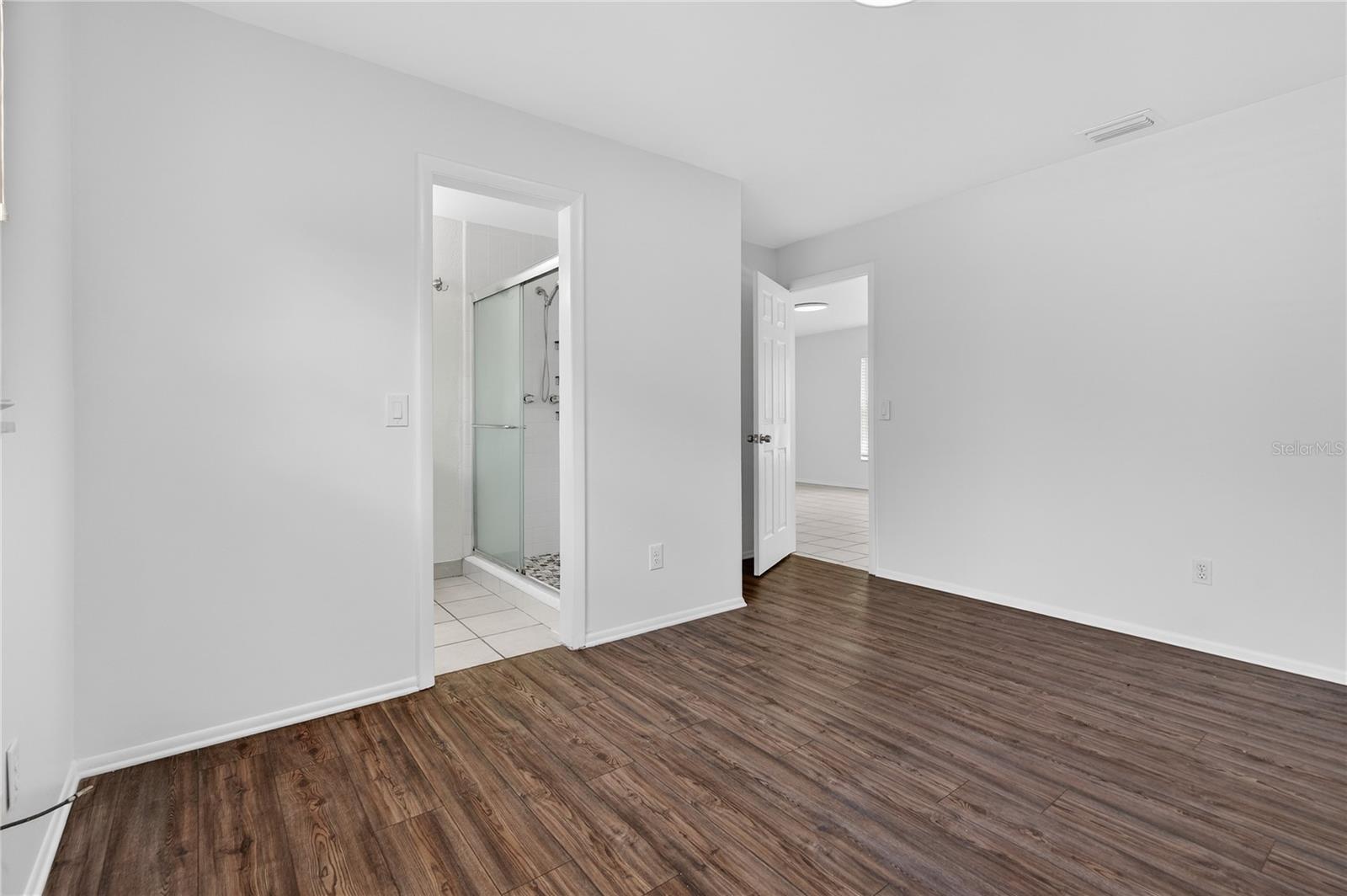 Image 25 of 67 For 526 Grandview Way