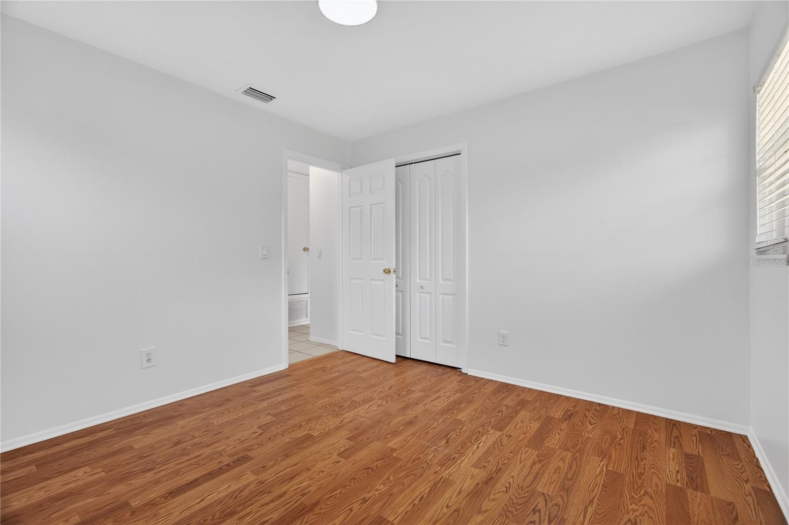 Image 33 of 67 For 526 Grandview Way