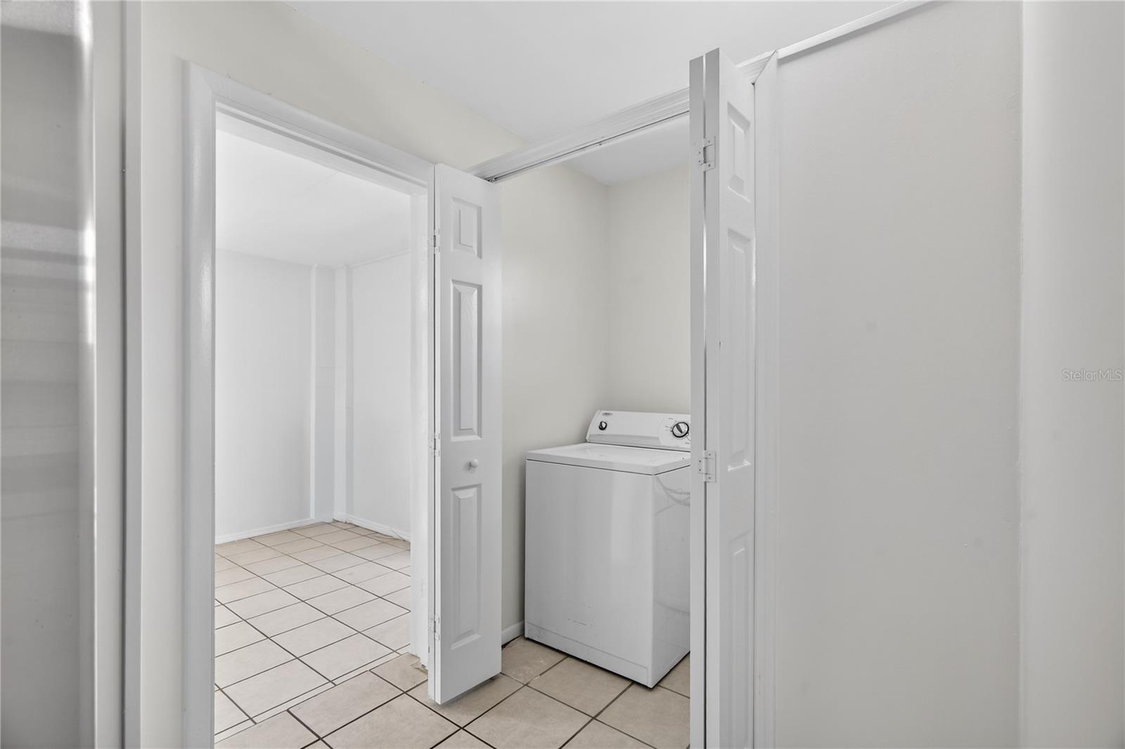 Image 41 of 67 For 526 Grandview Way