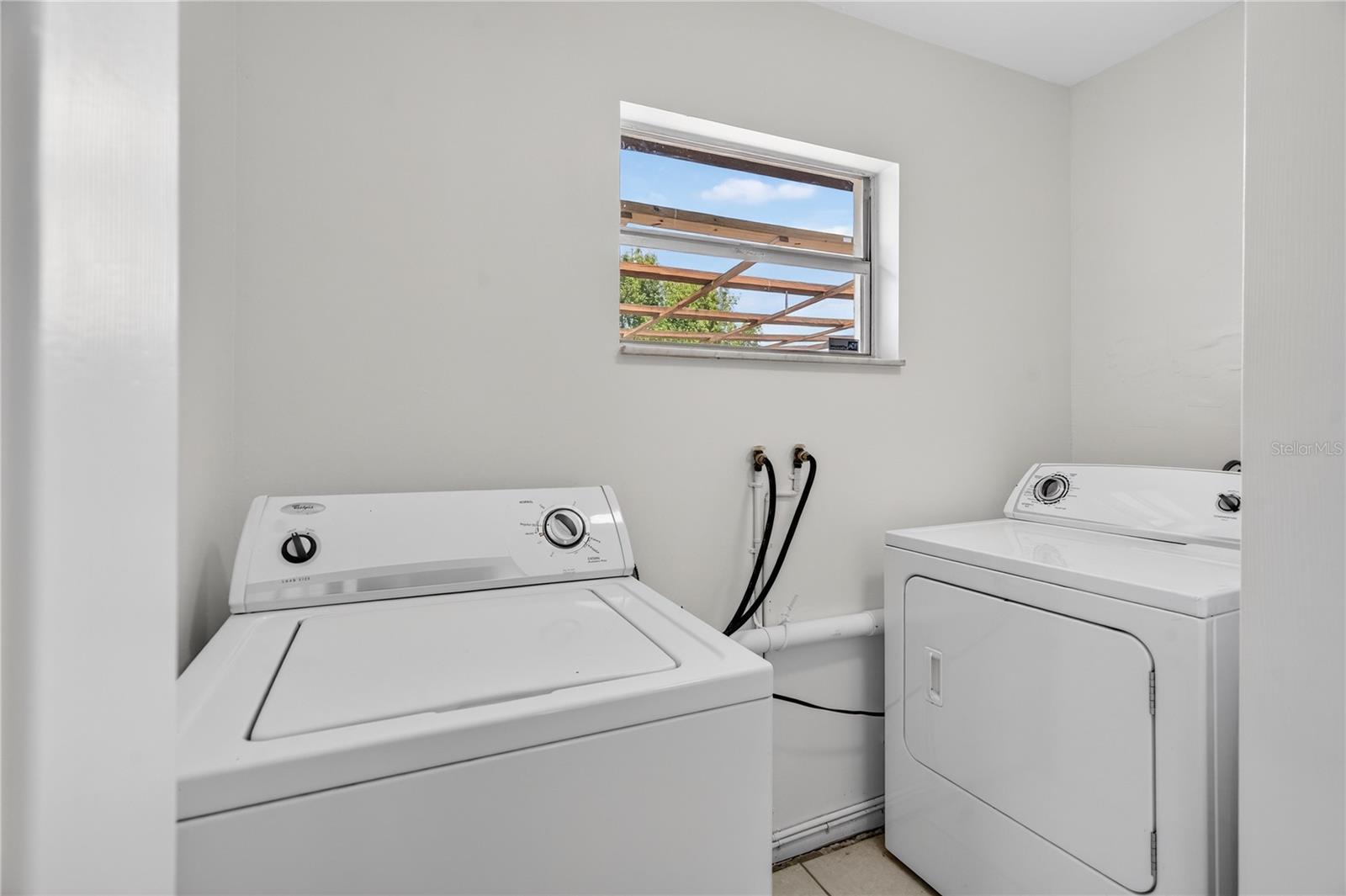 Image 42 of 67 For 526 Grandview Way