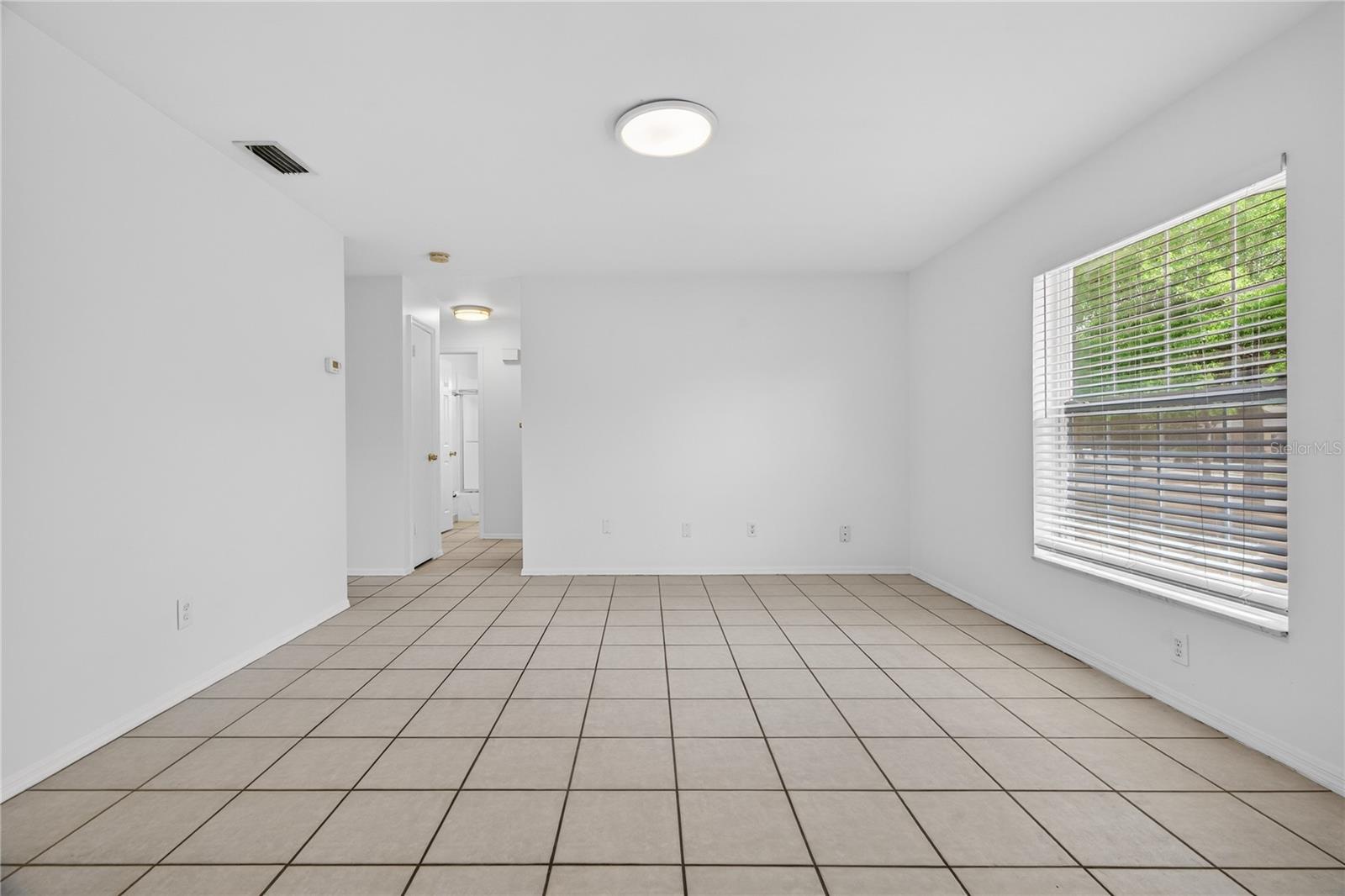 Image 8 of 67 For 526 Grandview Way