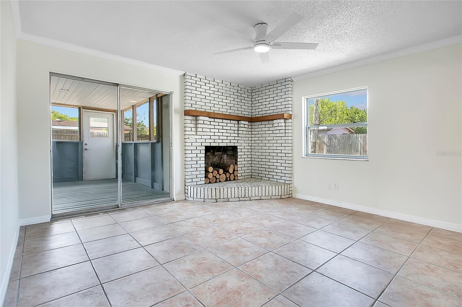 Image 12 of 33 For 503 Grandview Way