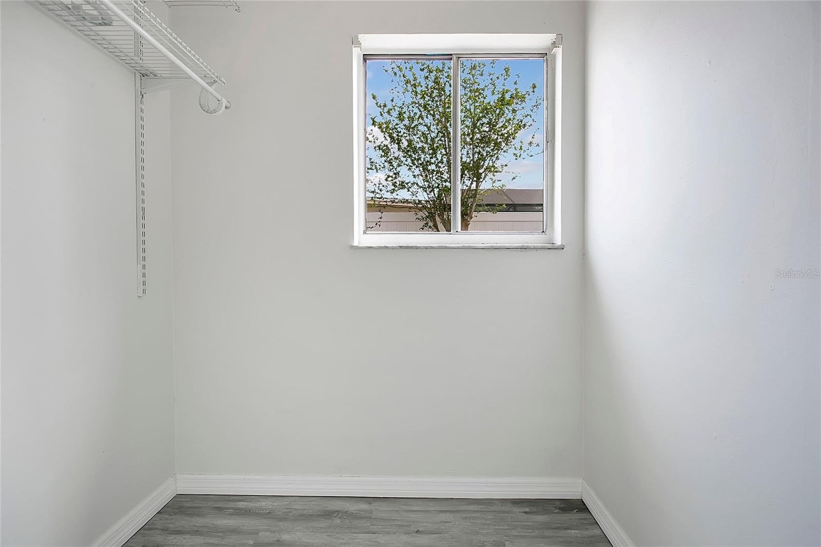 Image 18 of 33 For 503 Grandview Way