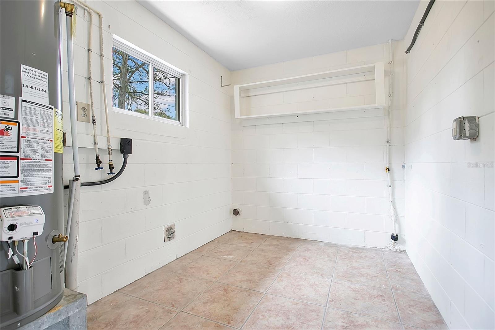 Image 24 of 33 For 503 Grandview Way