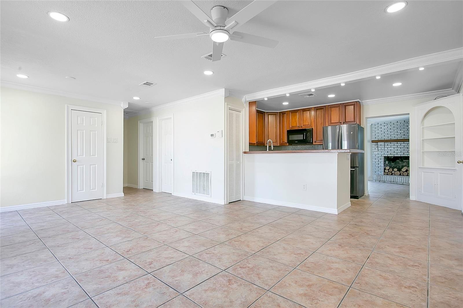 Image 5 of 33 For 503 Grandview Way