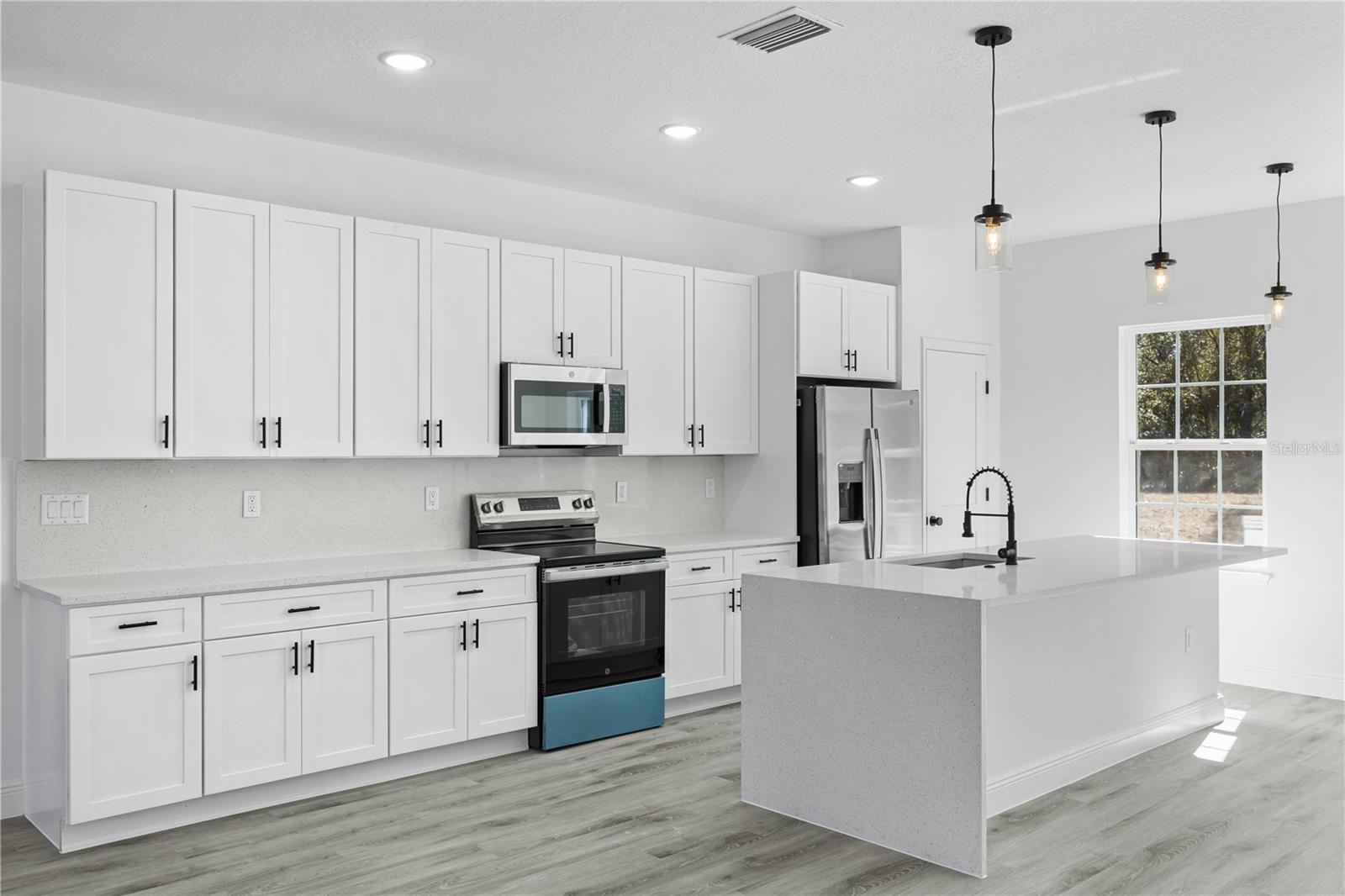 Image 17 of 39 For 2640 Fairway Loop