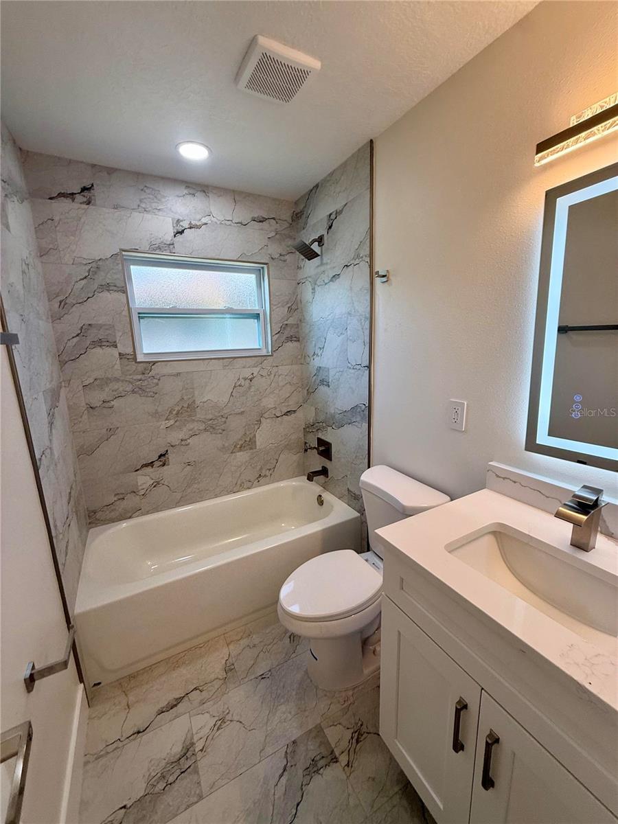 Image 10 of 12 For 214 Alderwood Street